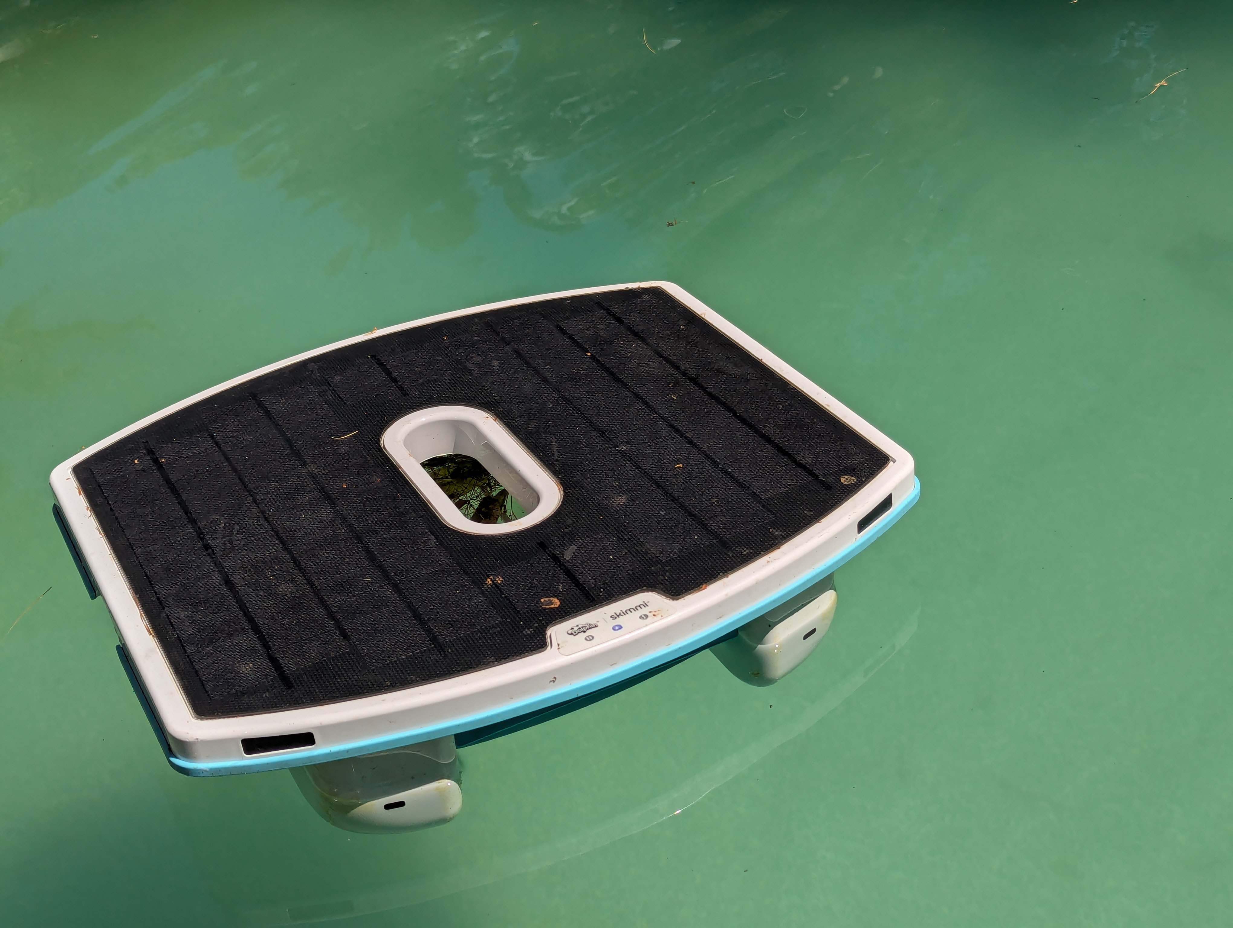 pool cleaning robot