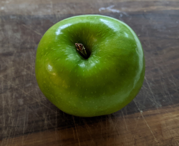 apple in diffuse lighting