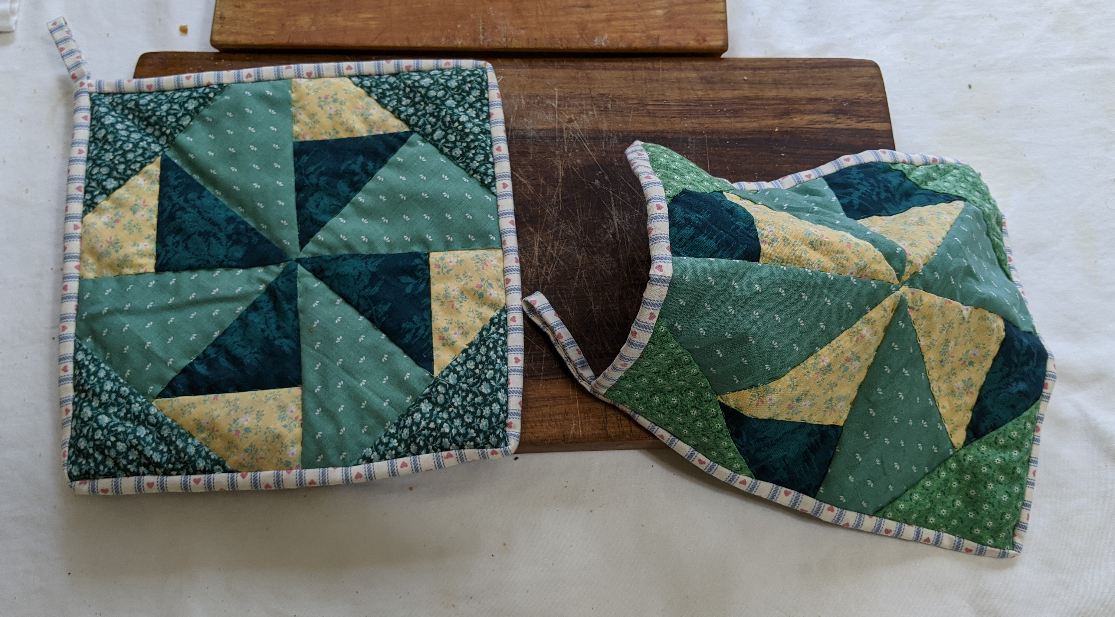 potholder flat and curled up